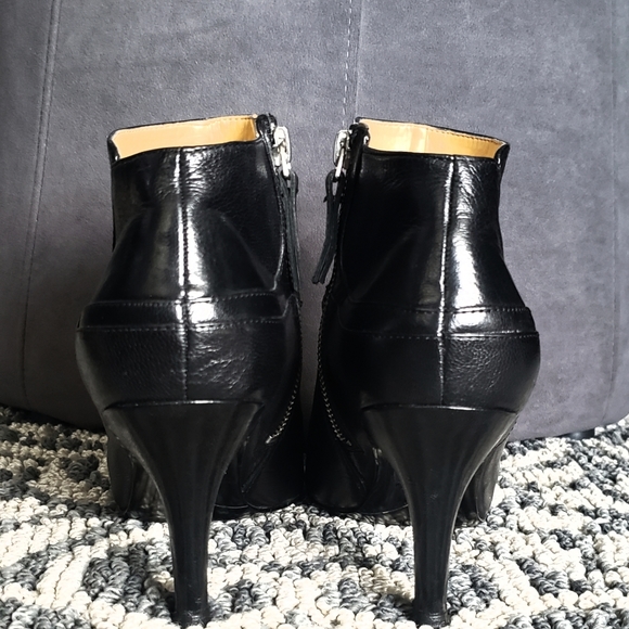 NINE WEST BOOTIES - Picture 3 of 3